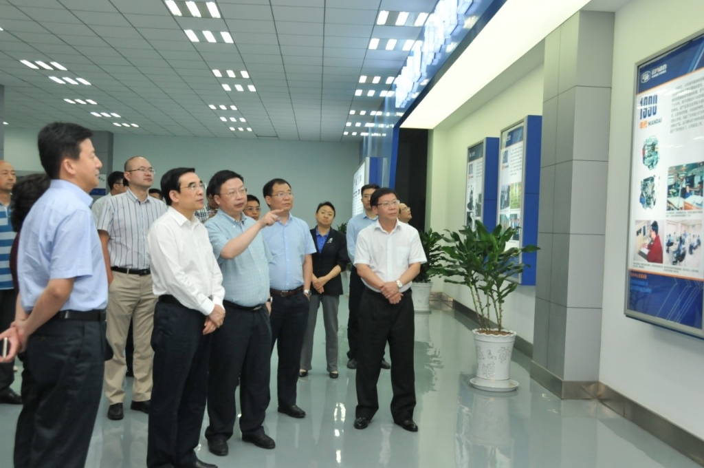 国务院生长研究中心 党组书记王安顺一行调研Z6尊龙凯时动力